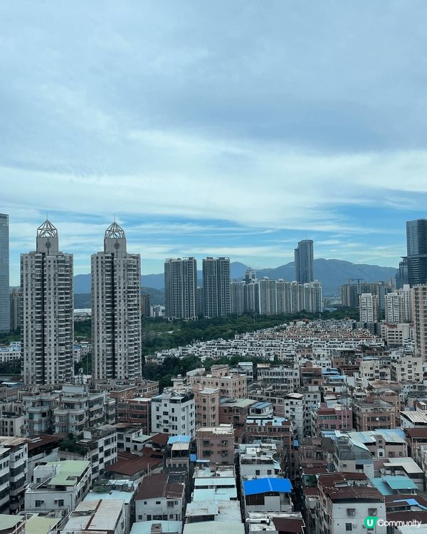 深圳大中華希爾頓酒店的房間雖然已開張有一些年份，但保養得仍十...