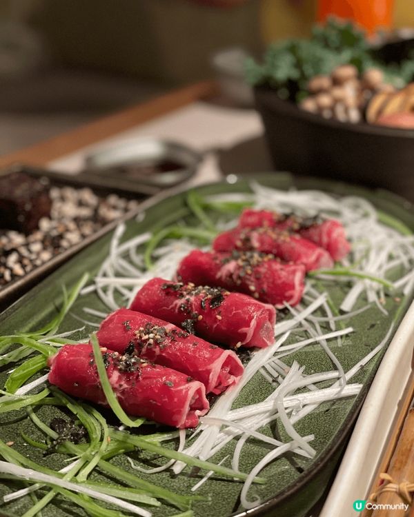 三出山火鍋——貼心服務 + 神仙級搭配，太懂吃貨了！ 🔥