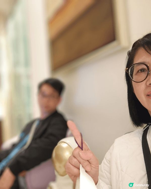 自己經常旅行，頭髮打扮亦都好緊要，本人喜歡直髮，間中都做曲髮...