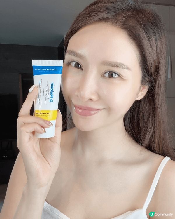 經常分享美妝 也是美妝老師 也經常到處旅遊打卡拍美照