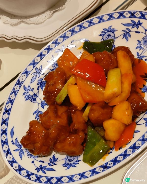 最近我去咗瑰麗冰室 (Holt's Café) 用餐，真係一...