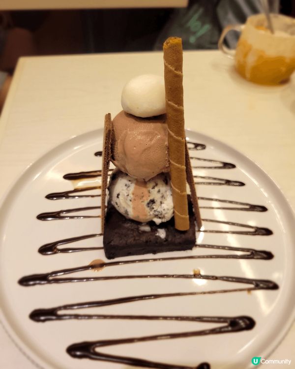 我地叫咗果涷系列嘅黃金屋，真係夏日之選☀️，柚子果凍配上芒果...