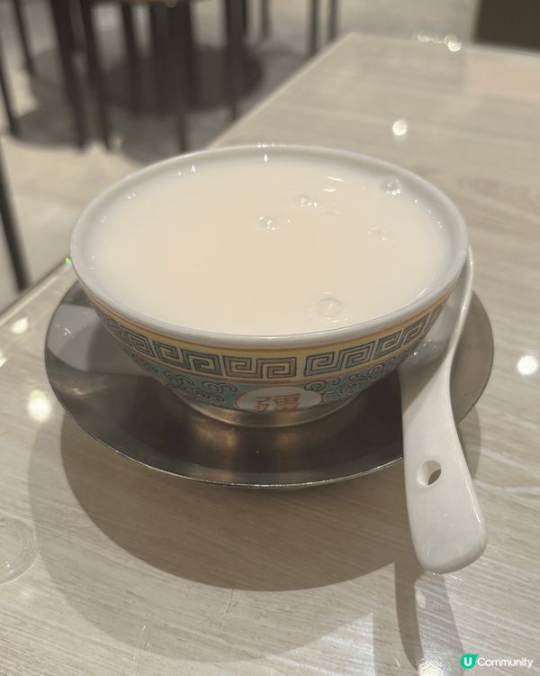 得知以前位於西環的老店源記甜品於天后重開，便來品嚐這久違的味...