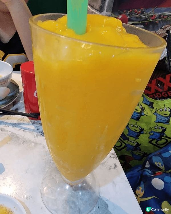芒果沙冰同芒果甜品都係絕配，非常鮮甜，果味香濃，令我完全沉醉...