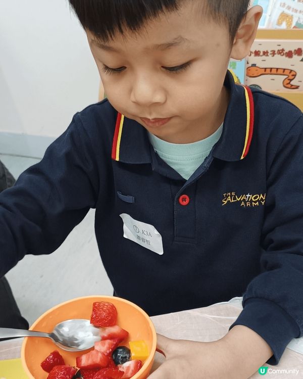 第一是，特大size爆谷，焦糖味！（購自Aeon!)
