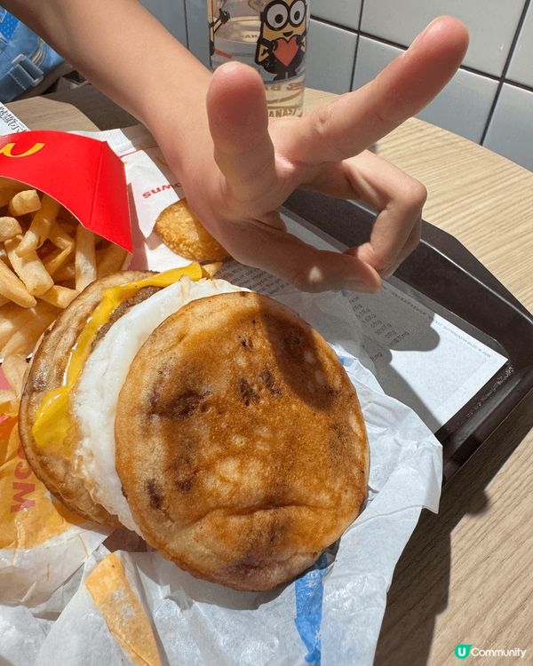 簡單的美食-麥當勞的早餐令人懷念中學時代的回憶，新的楓糖豬柳...