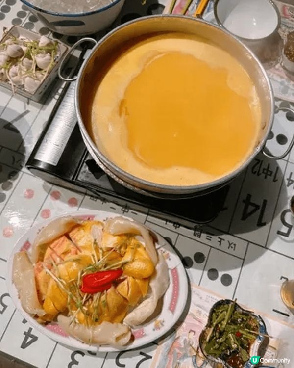 一入到「叁不館」就好似時光倒流翻去60年代嘅香港🇭🇰播住懷舊...