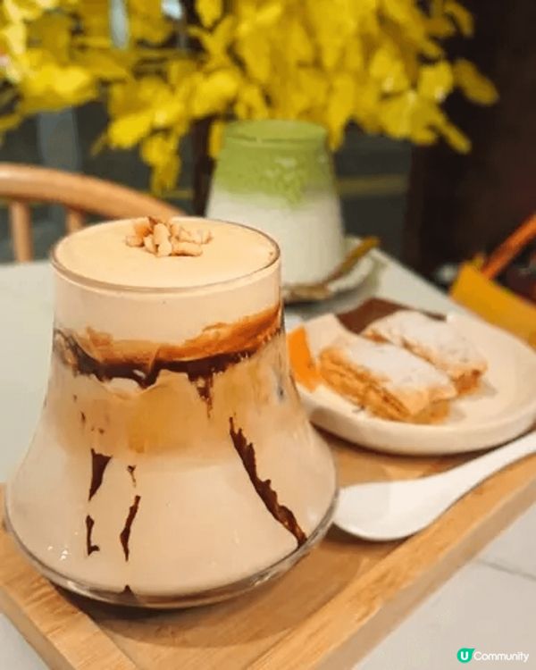 Pancake 專門  是位於銅鑼灣的日式班戟專門店，除左班...