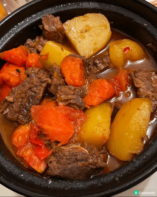 花膠冬菇， 啫啫鷄煲， 牛腩條這些煲仔美食， 是家人的新嘗試...