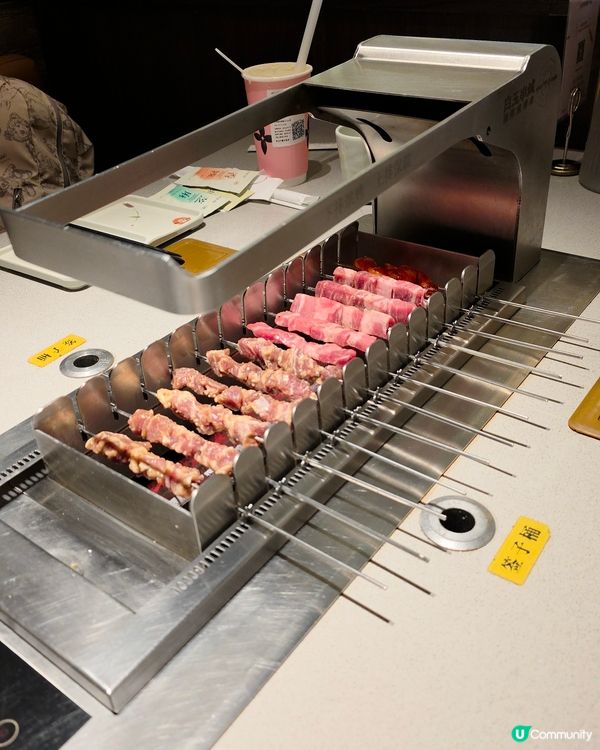 自轉碳火燒烤，串串美味