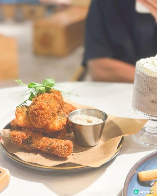 觀塘東廣場嘆西餐☕️🥐  
觀塘東廣場西餐好西，環境又闊落，