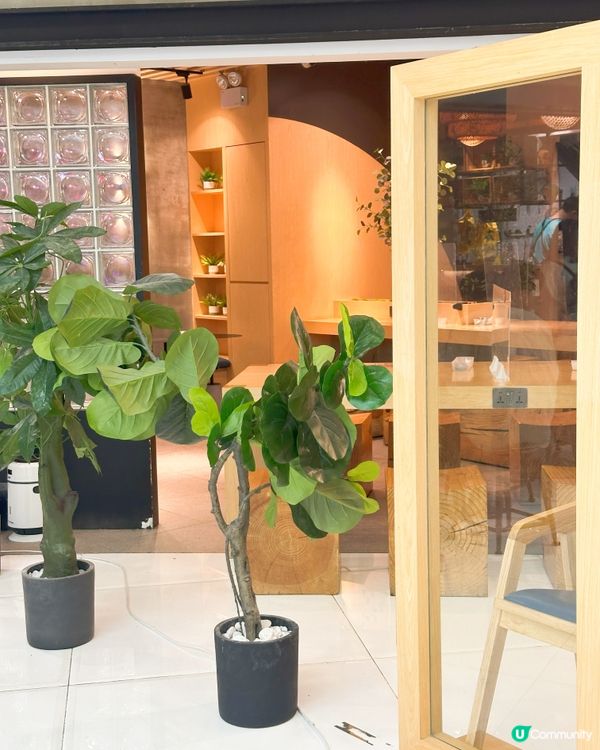 觀塘東廣場嘆西餐☕️🥐  
觀塘東廣場西餐好西，環境又闊落，