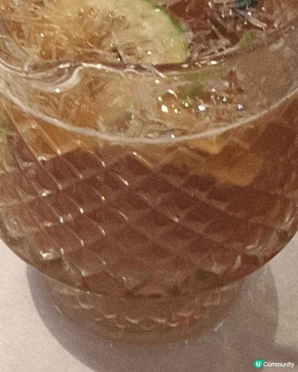 內地食店打卡送一·杯大大檸檬茶好好飲，2個人才飲完