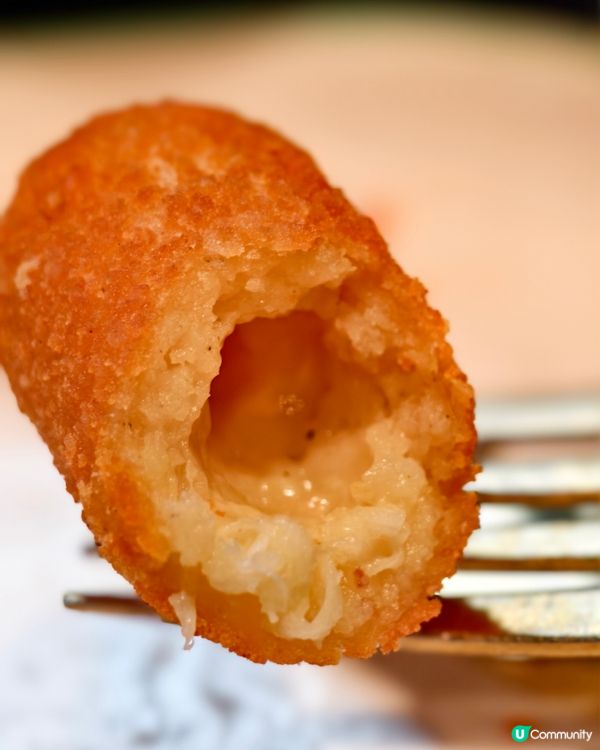 罕見charcoal pizza，口感豐富