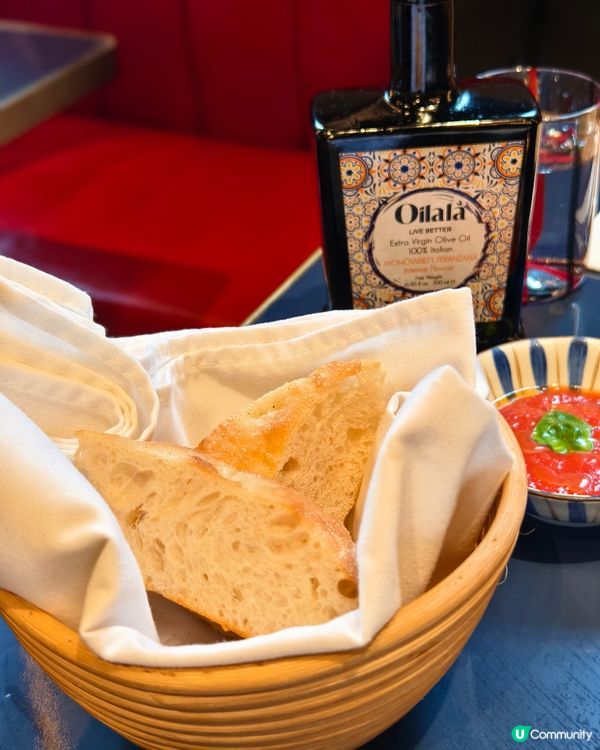 罕見charcoal pizza，口感豐富