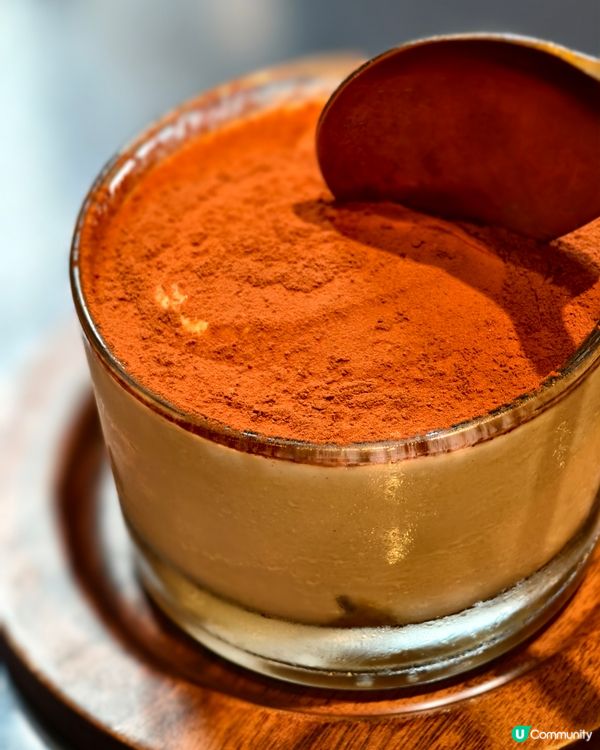 罕見charcoal pizza，口感豐富