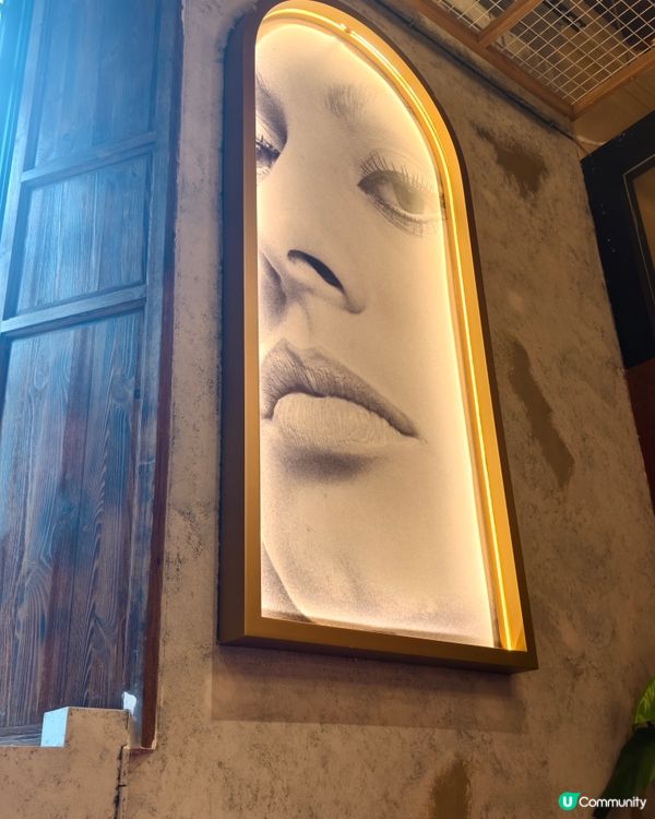 罕見charcoal pizza，口感豐富