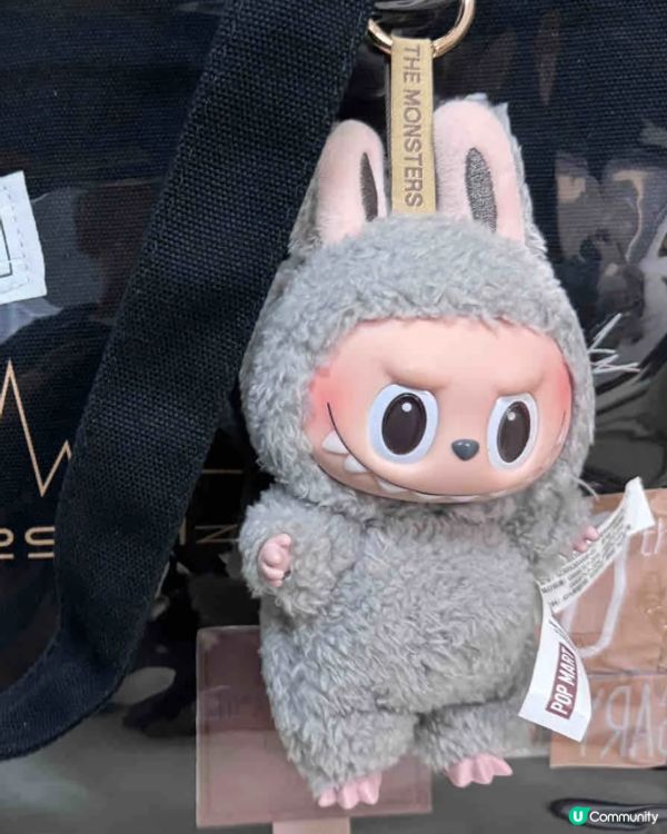 Labubu 嘅造型充滿玩味😂