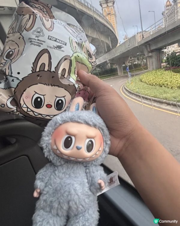 笑得奸奸地 好抵死！🤣