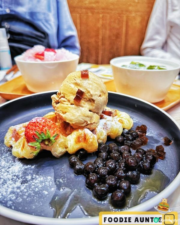 👽 食神大媽《灣仔｜長長人龍好味甜品店》