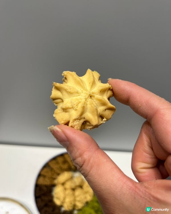 經過都會買嘅香脆香港手信曲奇餅