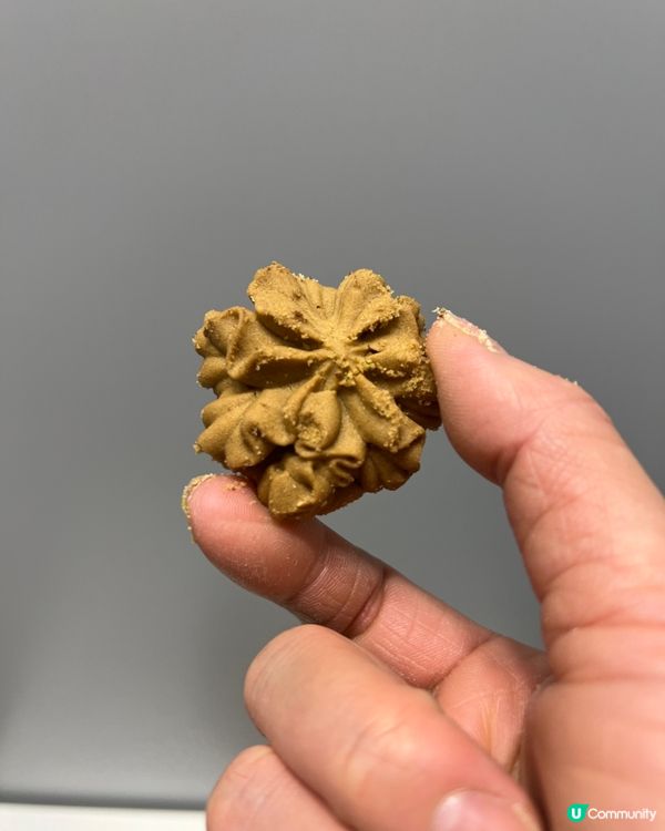 經過都會買嘅香脆香港手信曲奇餅