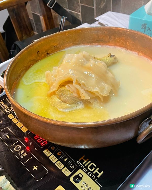滋寶花膠雞鍋底 滿足 . 尖沙咀 港式火鍋