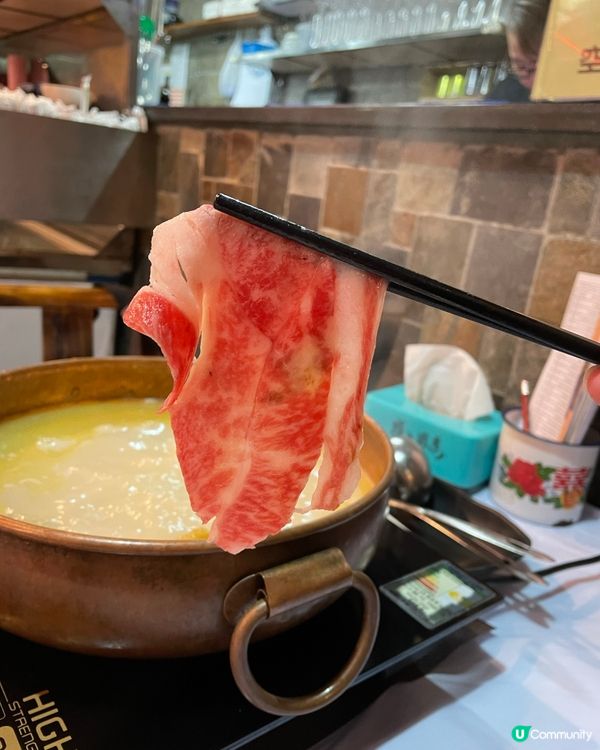 滋寶花膠雞鍋底 滿足 . 尖沙咀 港式火鍋