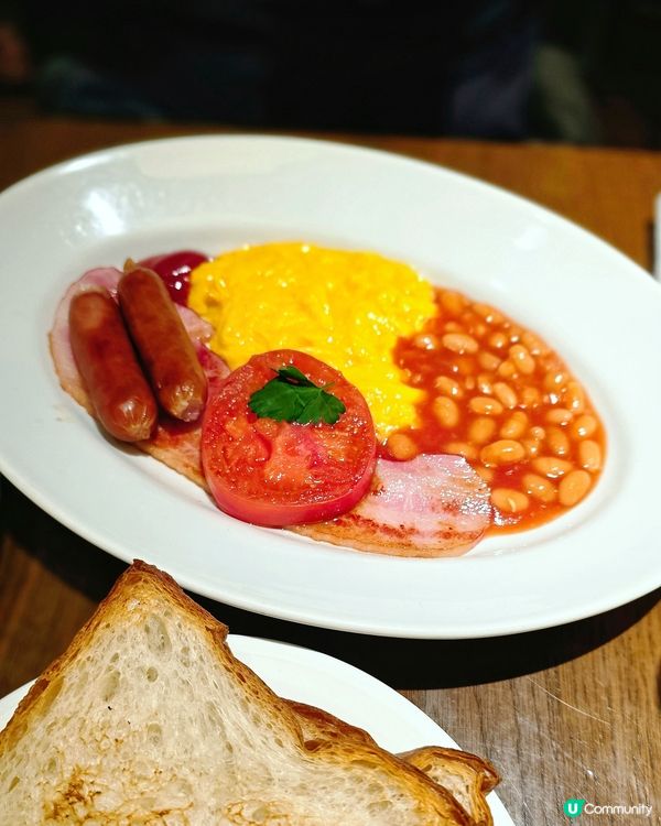 京都英倫早餐 ☕️🍳  
日本立頓紅茶屋，傳統英式早餐