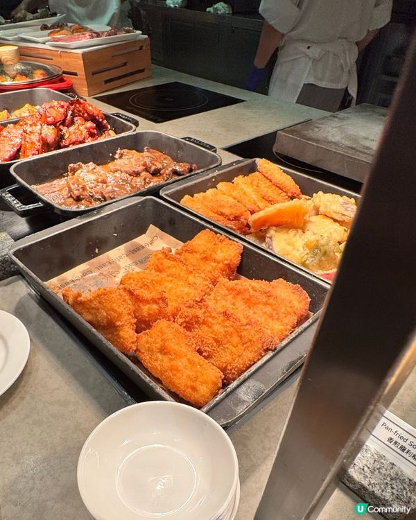 食物豐富、高性價比的自助晚餐