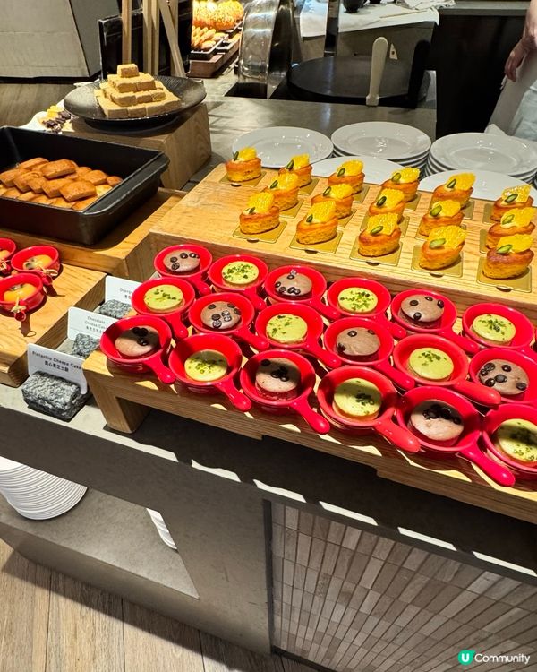 食物豐富、高性價比的自助晚餐