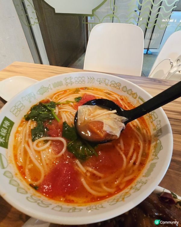 米線陣“麻椒一番”麻辣番茄湯麻椒雞米線