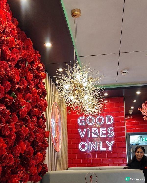 裝修像香港甜品屋的倫敦平靚正清真餐廳😋 🍗🍖