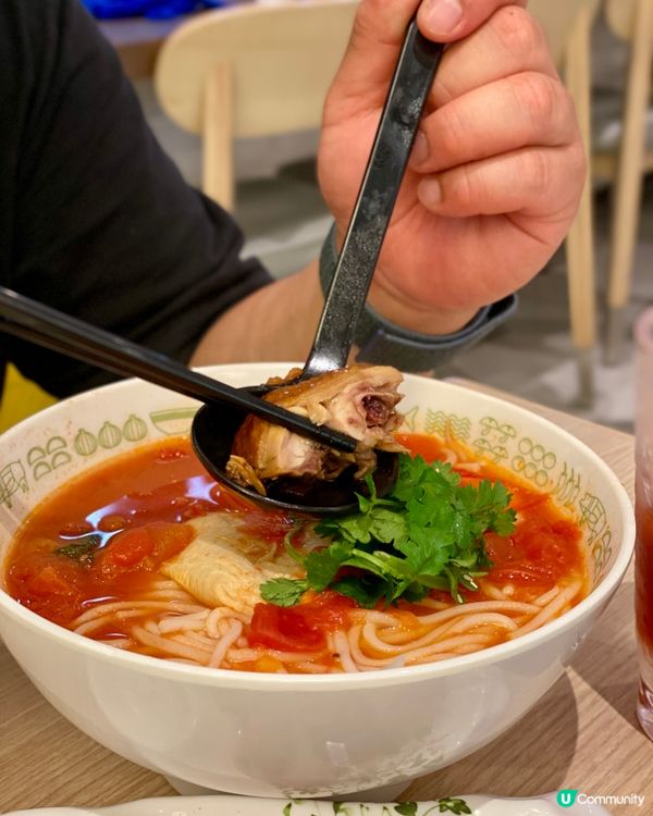 ✨香港🇭🇰-⚠️💬麻椒雞竟麻得過癮⁉️💢竟蕃茄做梳打…📍米線陣