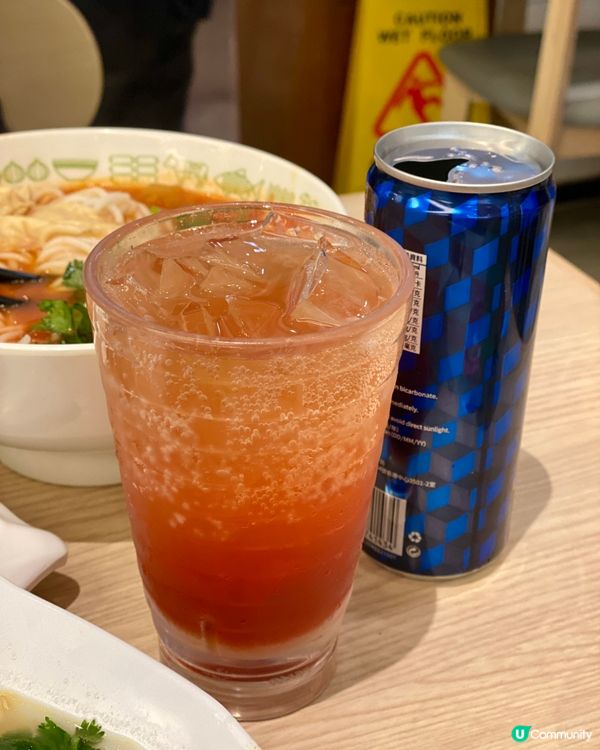 ✨香港🇭🇰-⚠️💬麻椒雞竟麻得過癮⁉️💢竟蕃茄做梳打…📍米線陣