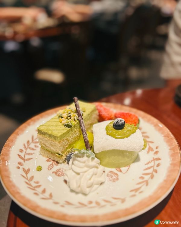 大埔喫茶新店打卡 ☕️  
大埔行街經過見好多人排隊食，裝修