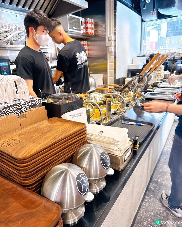 菠蘿包雞蛋仔 🍍🥚  香港地道小食新組合！