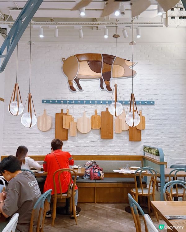 主菜買一送一😍 必試招牌豬薄餅❣️烤斧頭豬扒