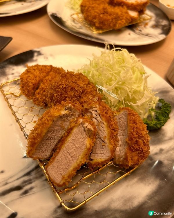 三元豚炸豬扒定食 💕 一定要追加 200yen 炸肉餅