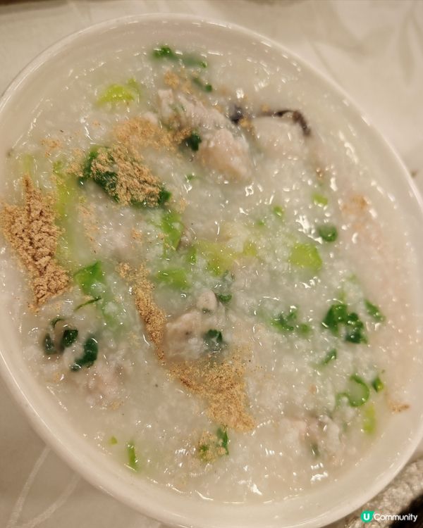 好彩酒樓的鮑魚鯪魚肉粥好好食