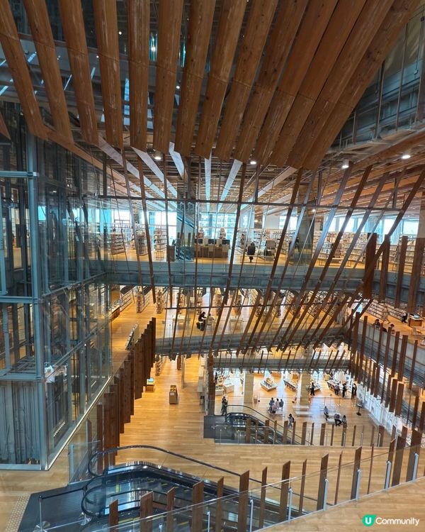 富山玻璃美術館 ✨ 木造建築，森林感十足！