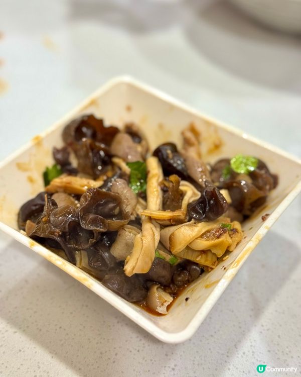 港島人氣花膠雞米線  滋味濃郁