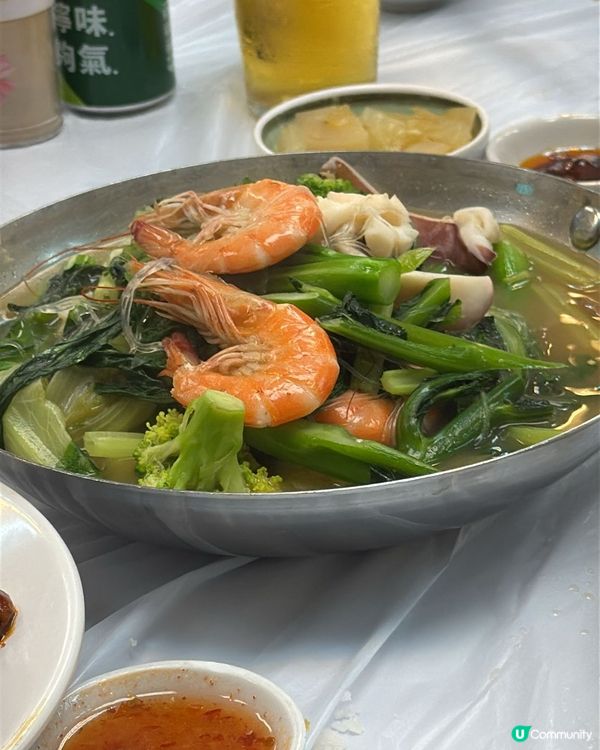 一班朋友吹水，