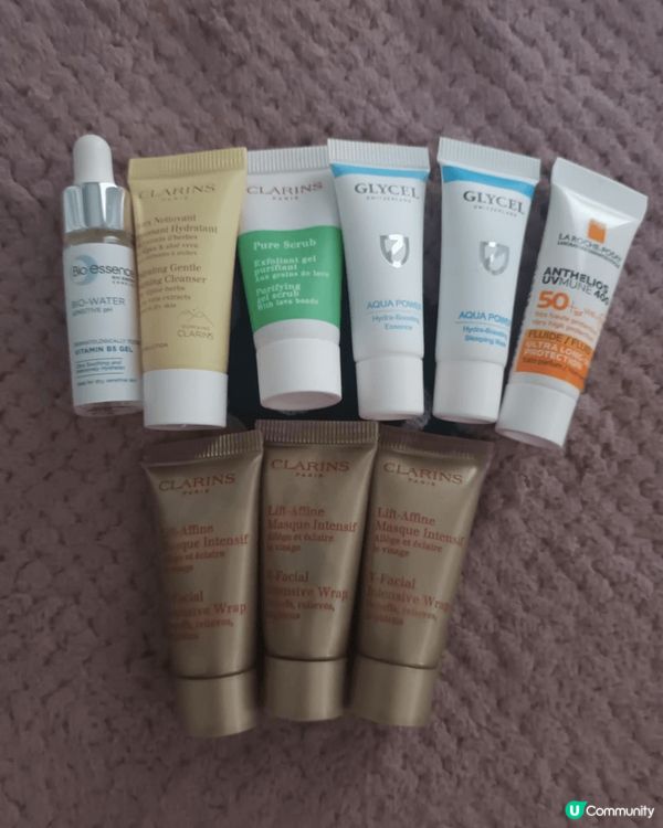 夏天又熱又濕，一定要好好護理肌膚，Clarins精華好好用，...