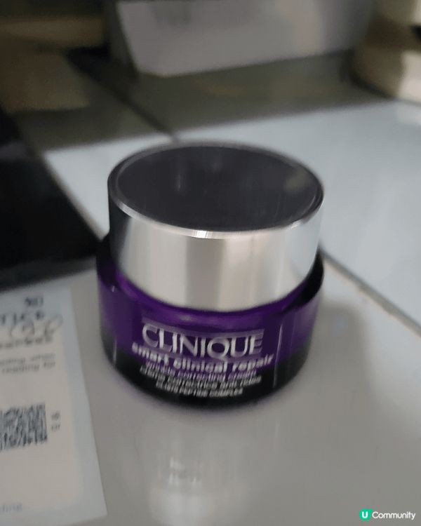 Clinique 最新推出的美白精華，美白之餘，又可補濕。防...