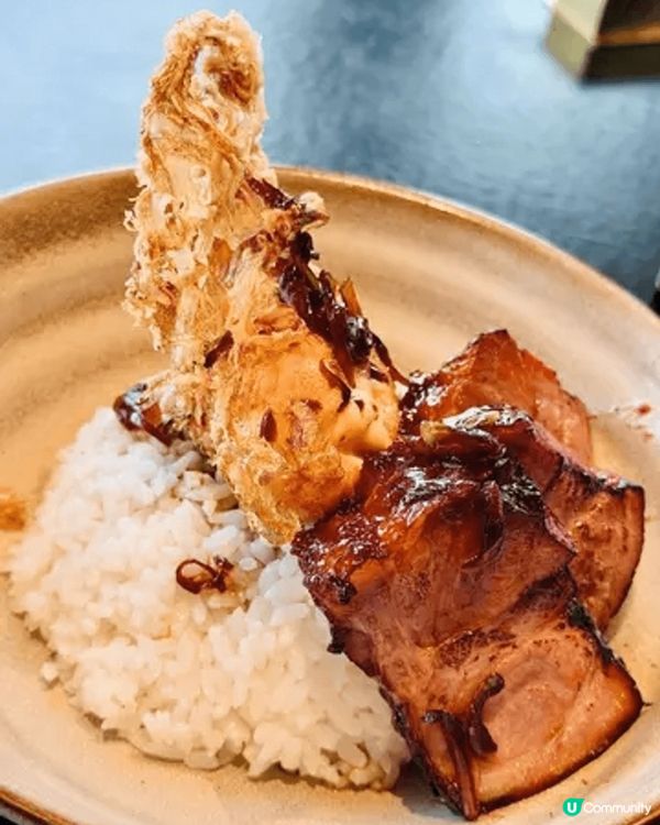 藏身石塘咀181酒店三樓的**The Praya**，將傳統...