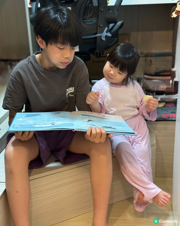 豆豆哥哥暖男力爆發！💖陪妹妹睇《生命的搖籃海洋》📚