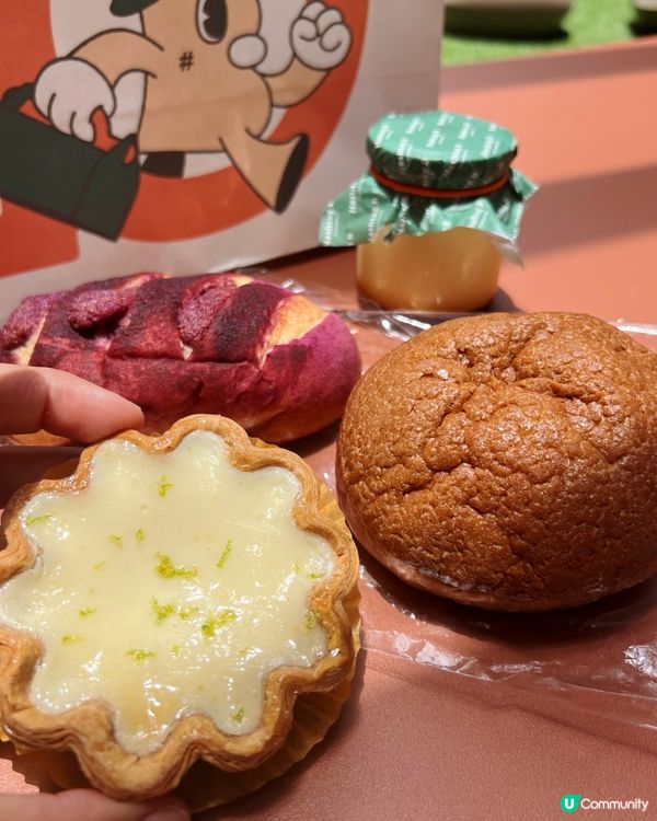 超人氣麵包店打卡 🥐  
忍唔住買嚟試下😋