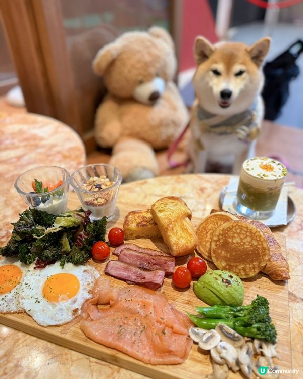 帶毛孩食美味班戟