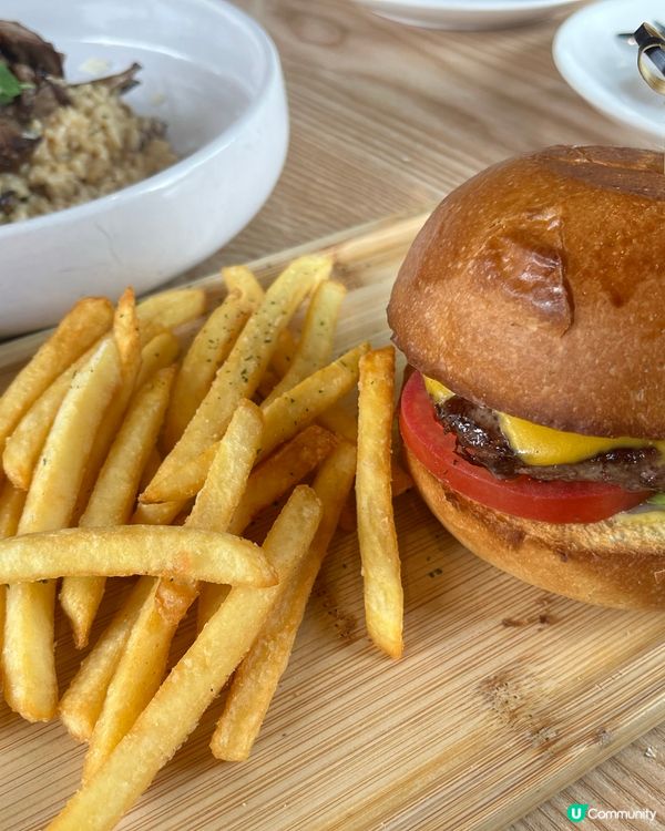馬鞍山海濱新寵 🍔  海澄軒地下，靚景餐廳登場！